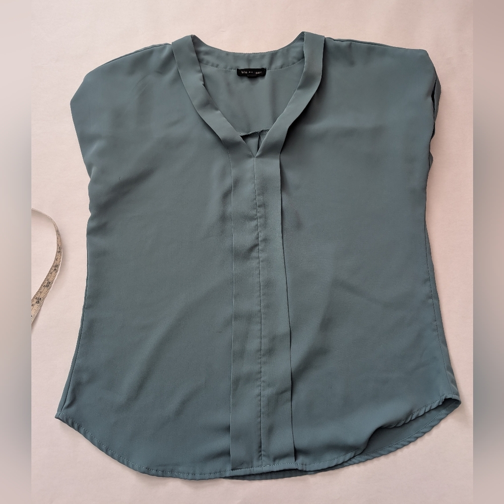 Green blue pepper blouse size medium